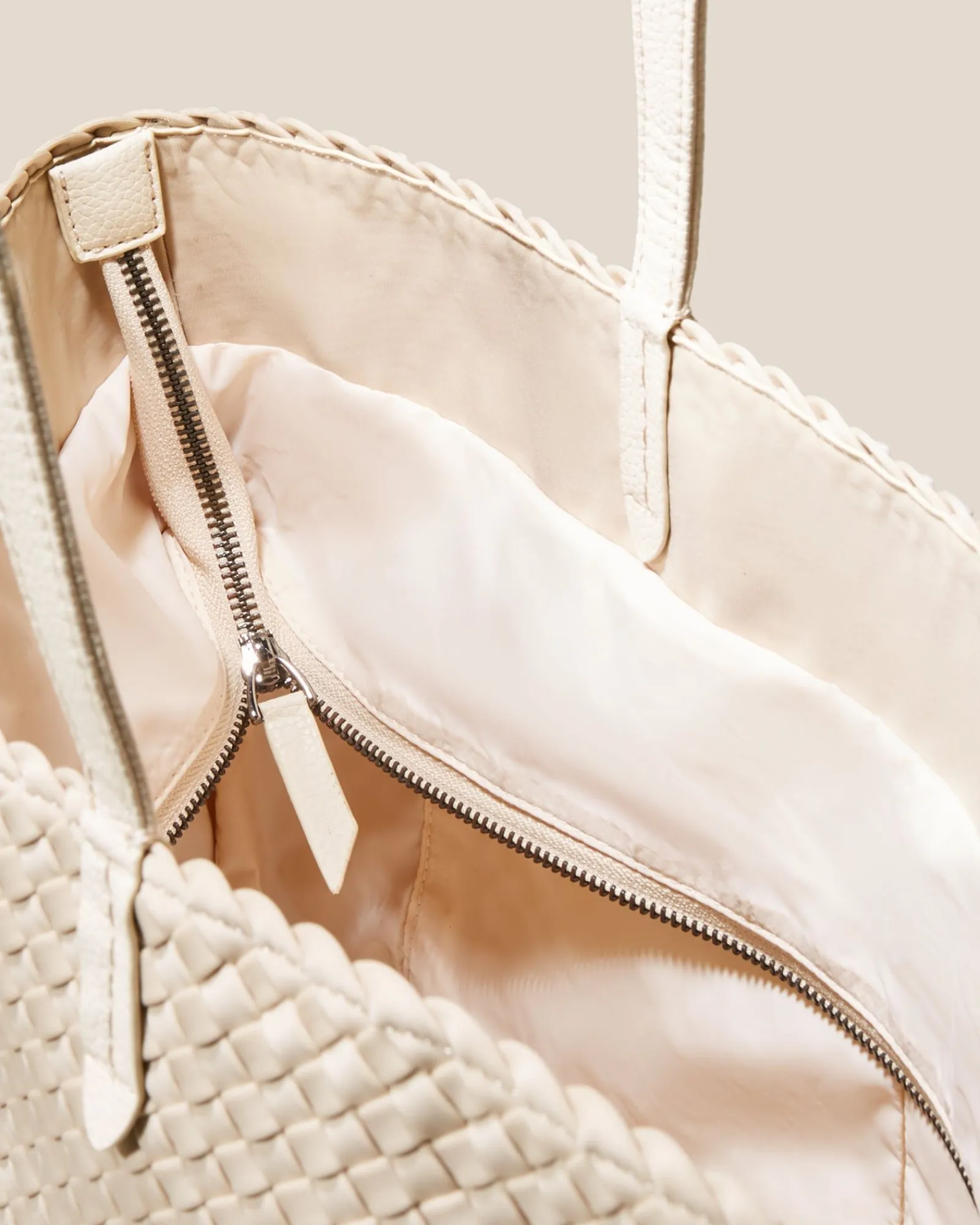 Totes^NAGHEDI Jetsetter Liten Veske