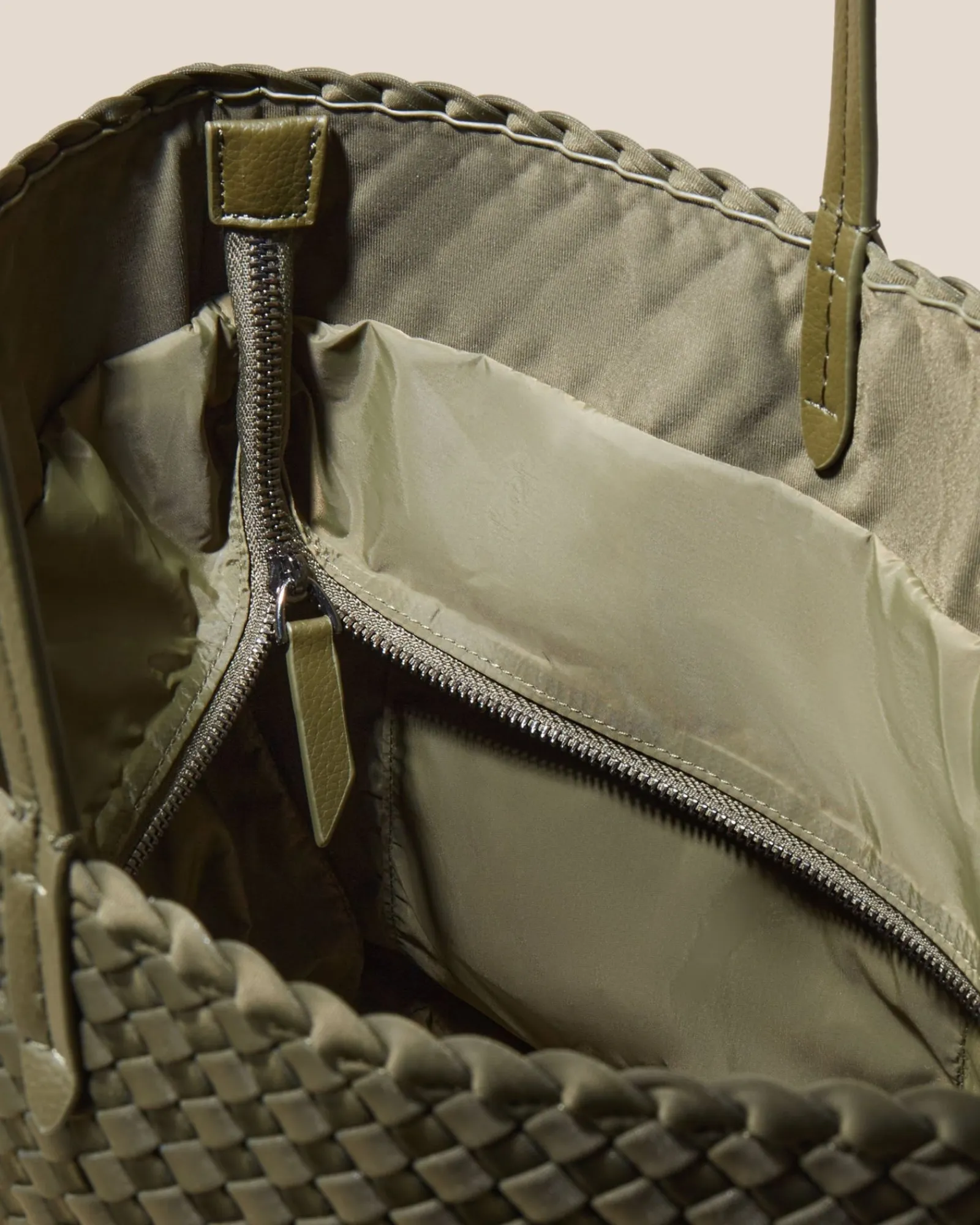 Totes^NAGHEDI Jetsetter Liten Veske