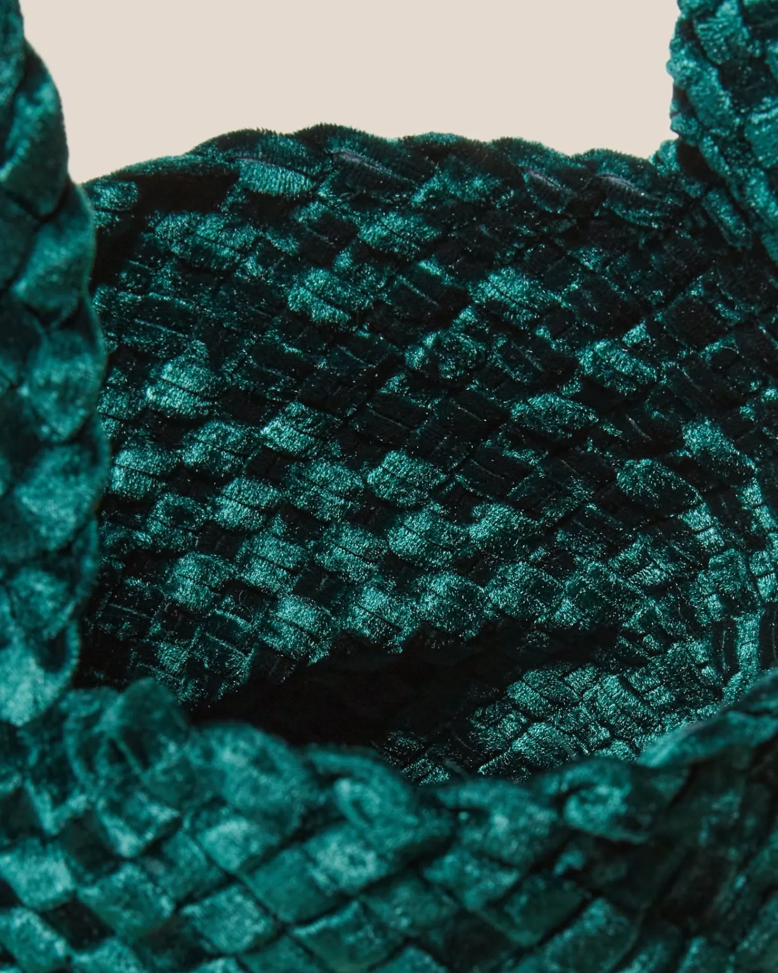 Clutcher^NAGHEDI Kyoto Clutch Velvet